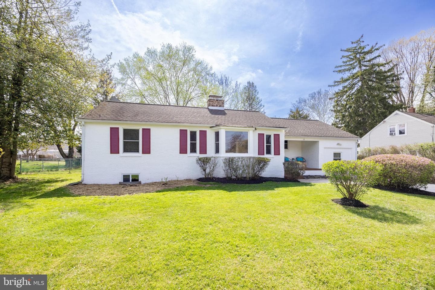 12 Willow Avenue photo 2