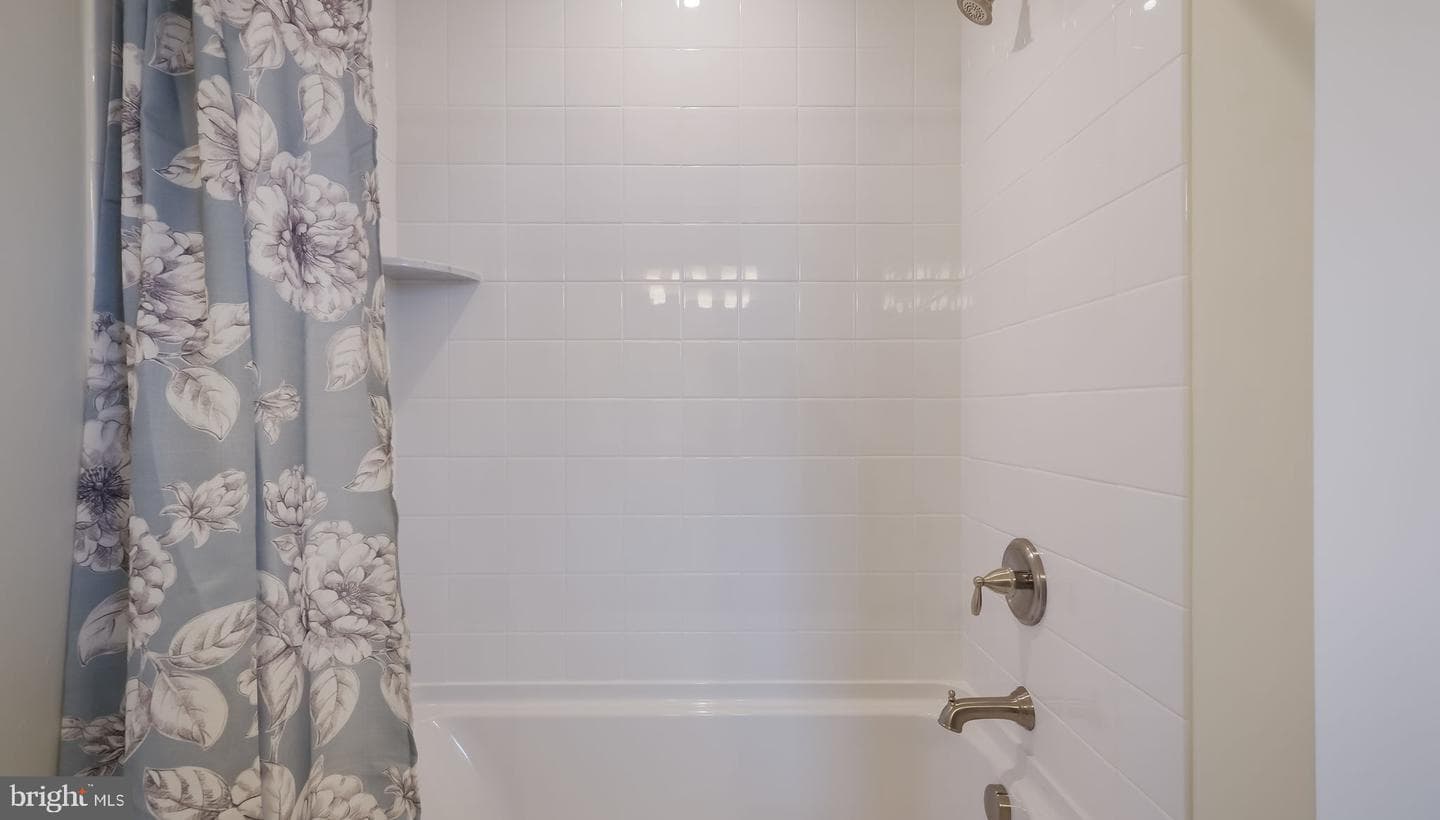 231 East Fifth Street photo 35