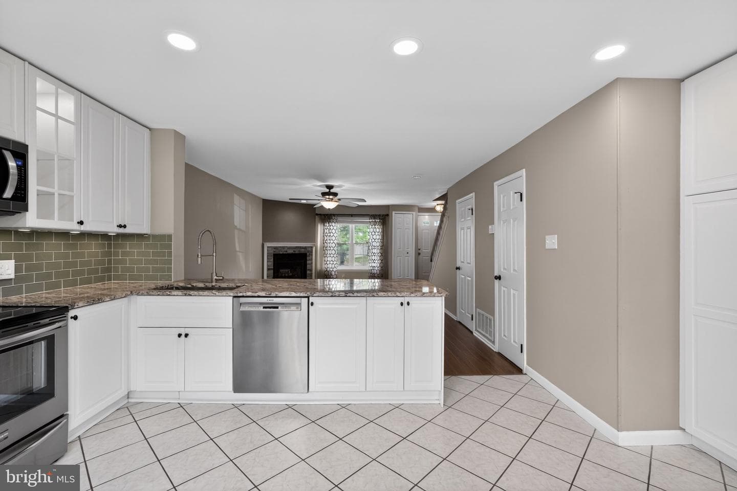 19 Applewood Court photo 8