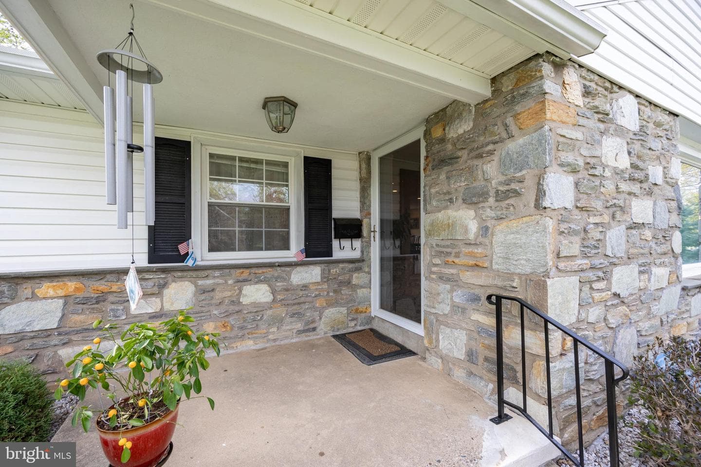 604 N Line Street photo 2