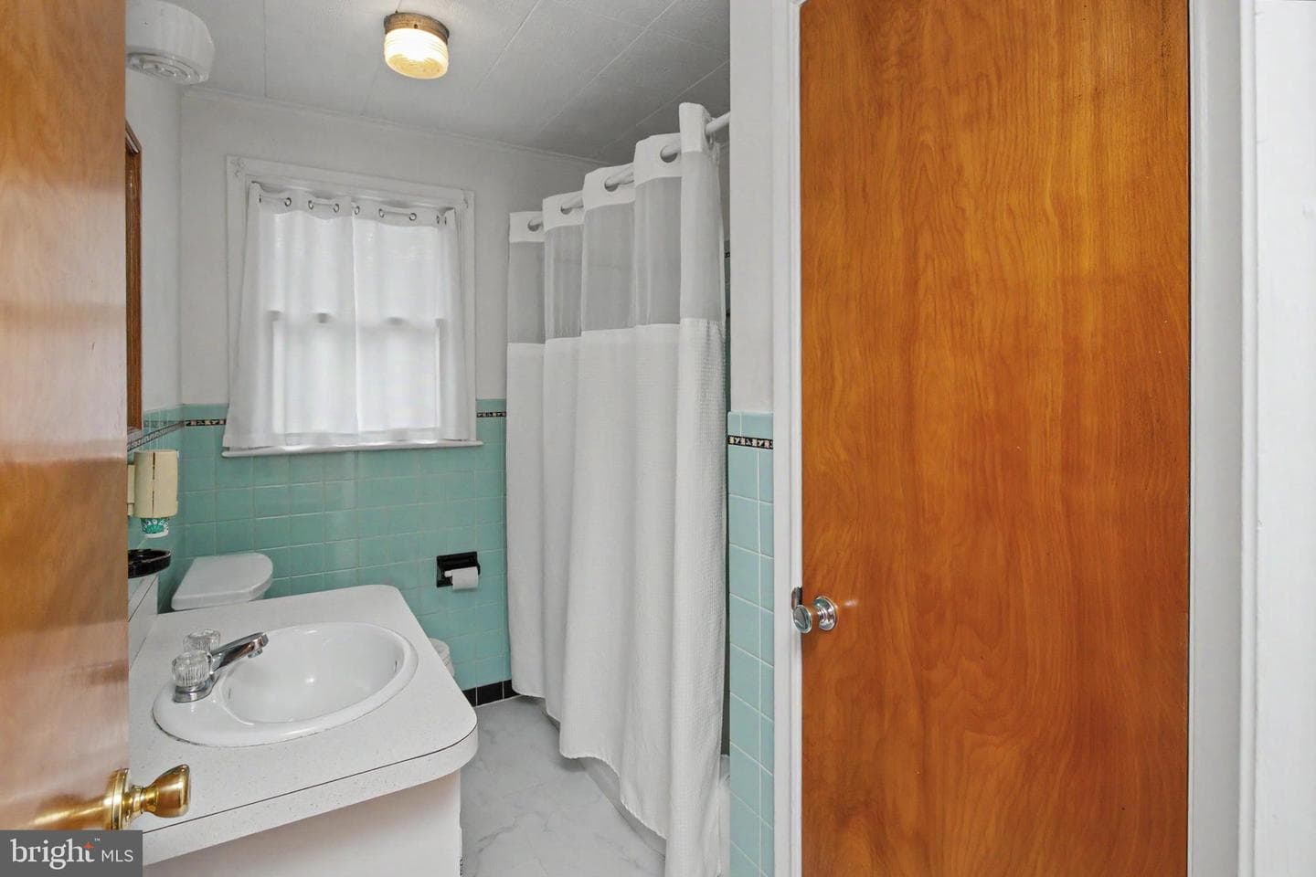 1310 Second Avenue photo 20