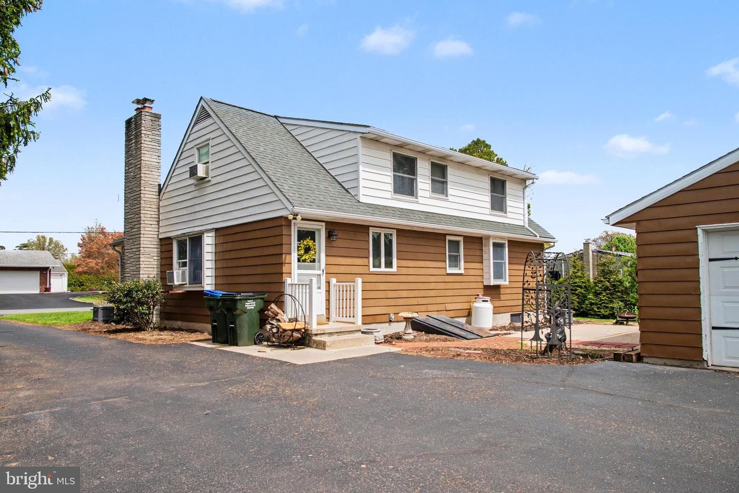 1310 Second Avenue photo 3