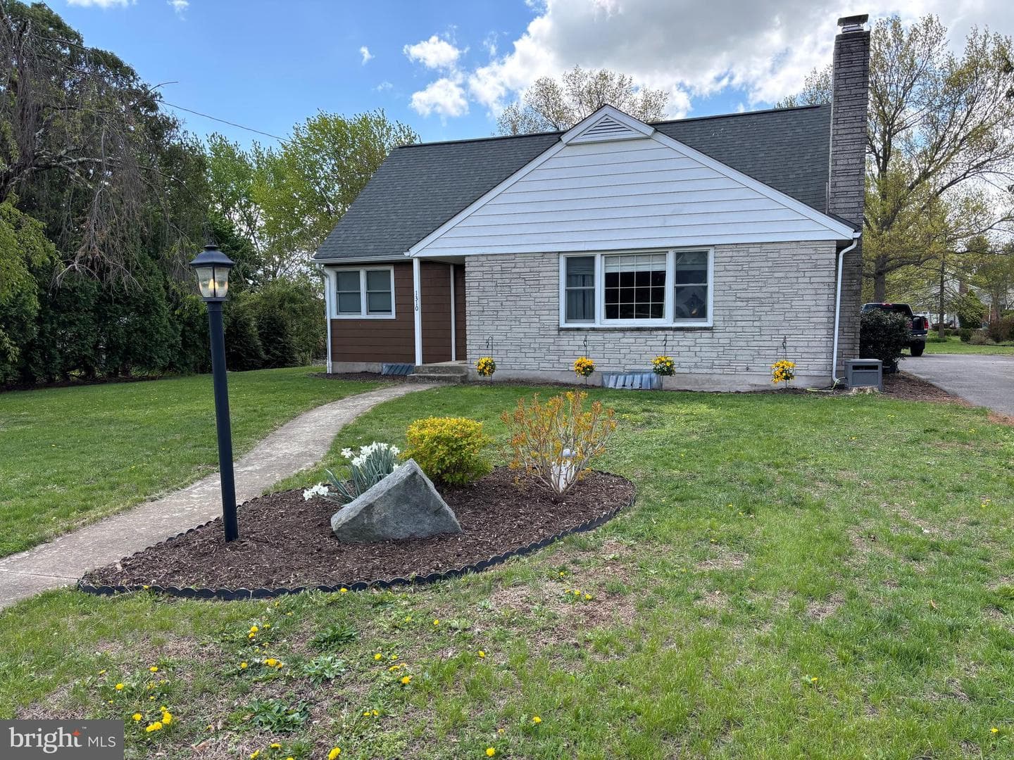 1310 Second Avenue photo 32
