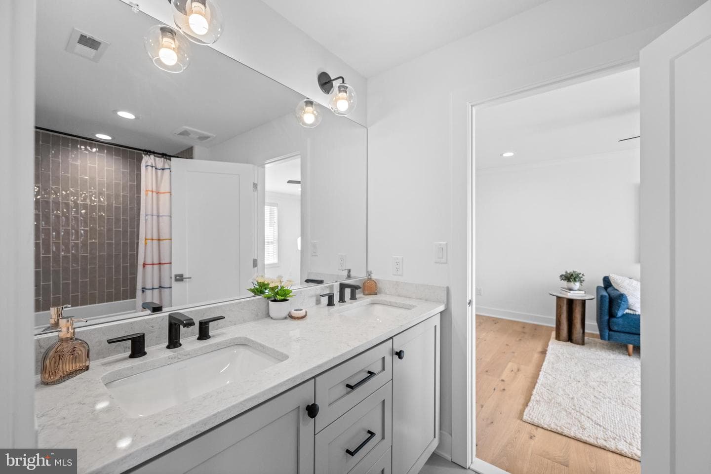 230 N Ridge Avenue photo 42