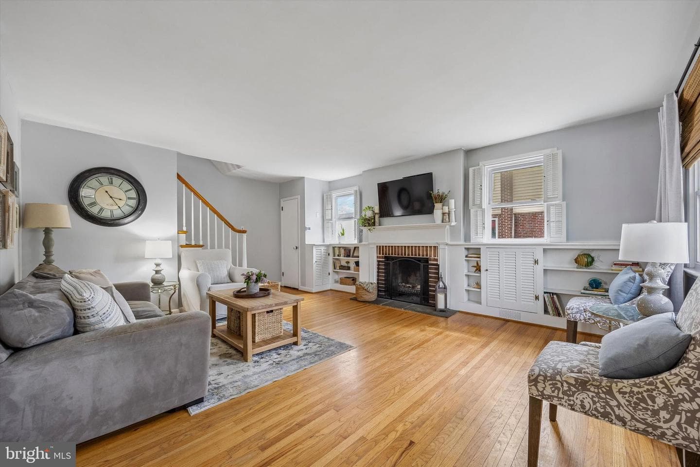 1479 N Hills Avenue photo 3