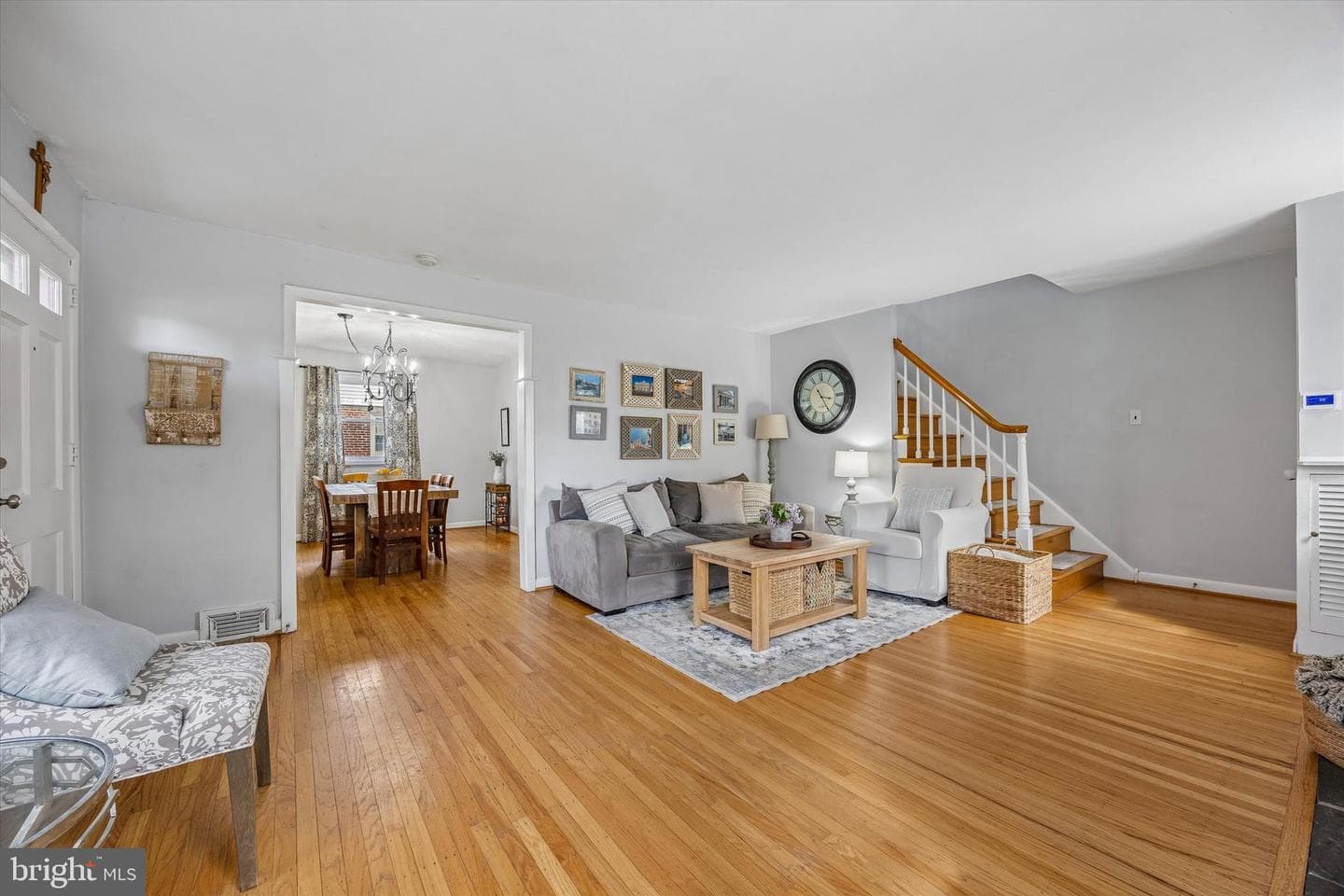 1479 N Hills Avenue photo 4