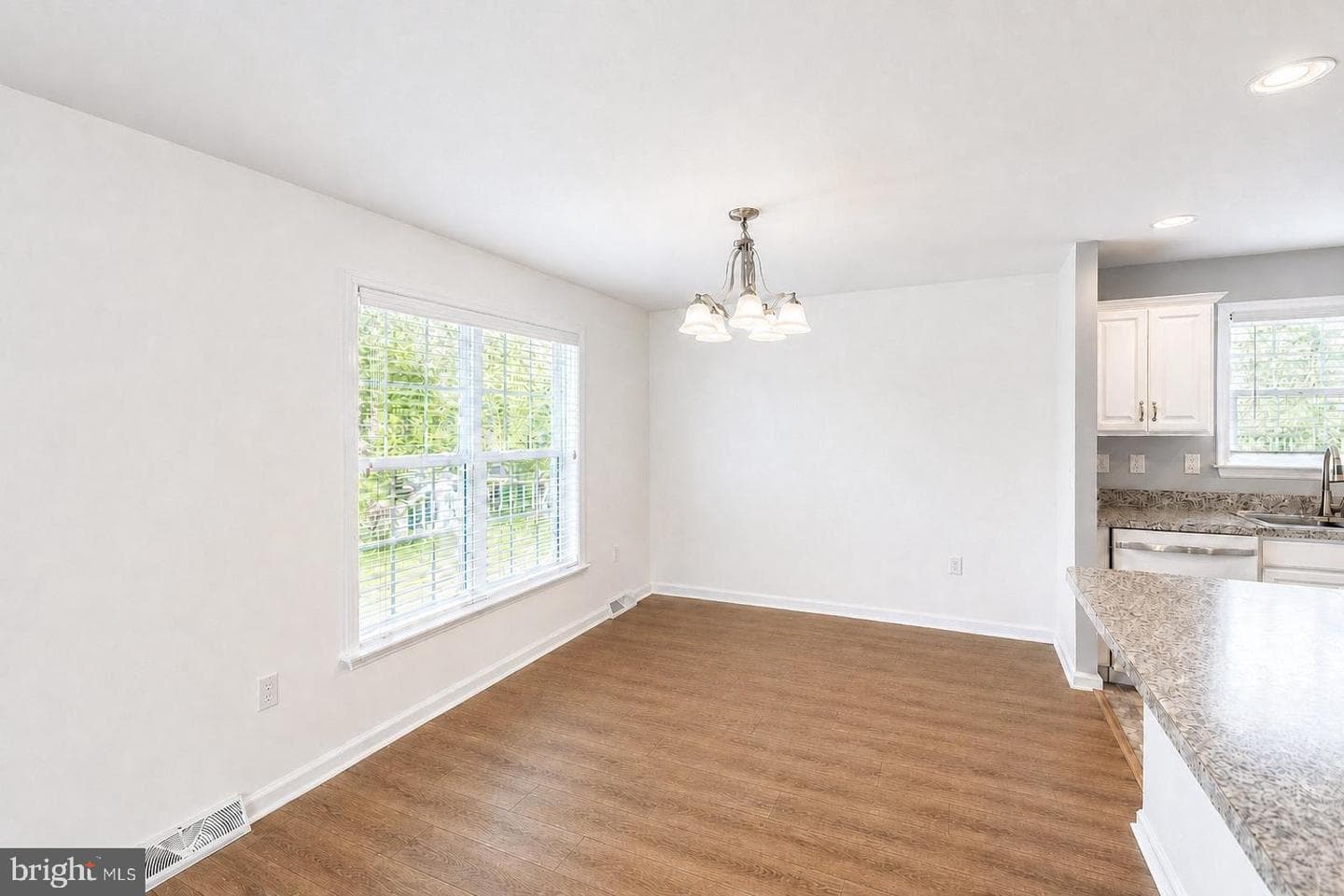 423 Honeysuckle Lane photo 10