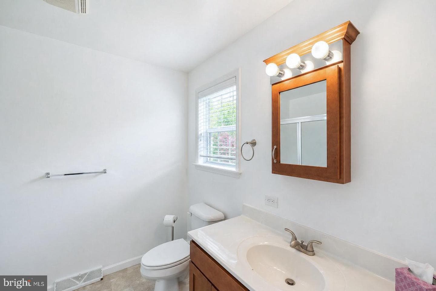 423 Honeysuckle Lane photo 29