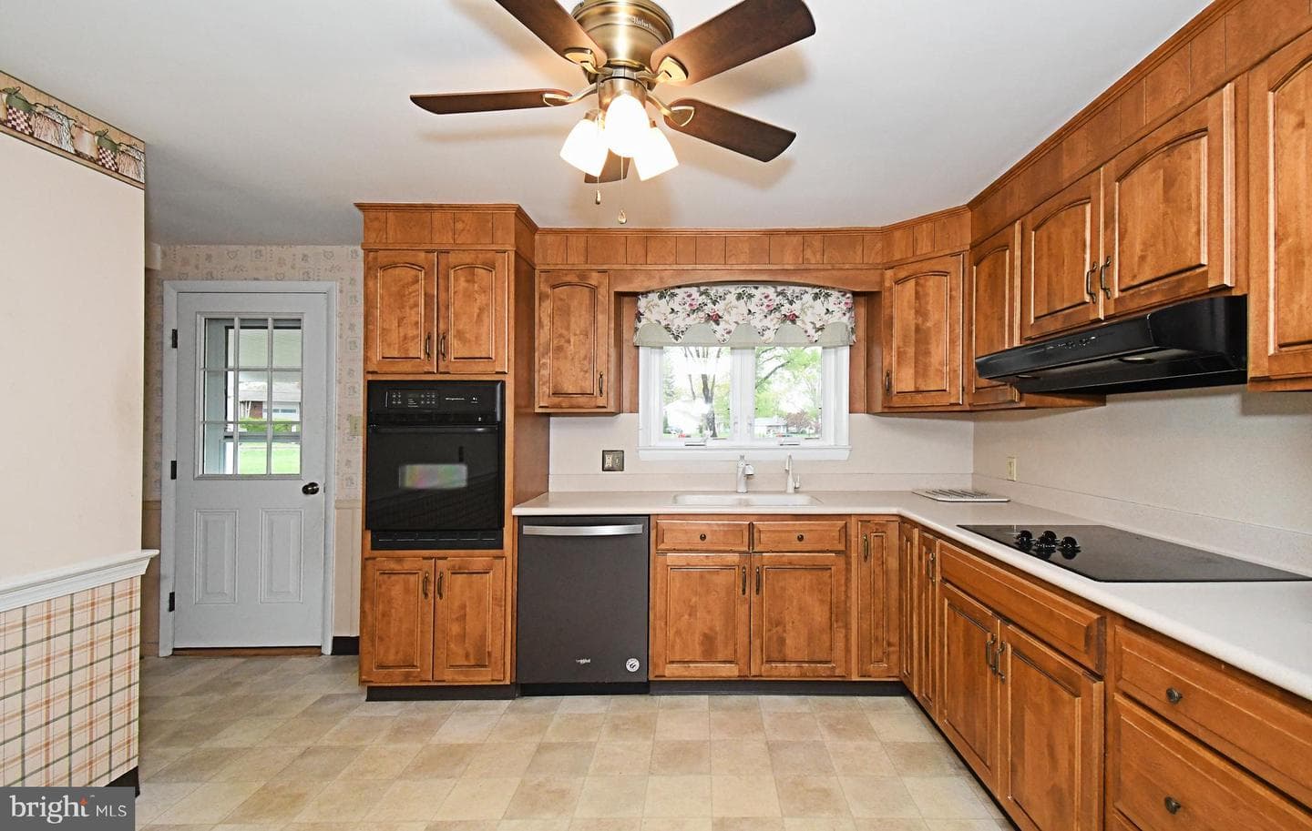 2034 Sunnyside Avenue photo 14