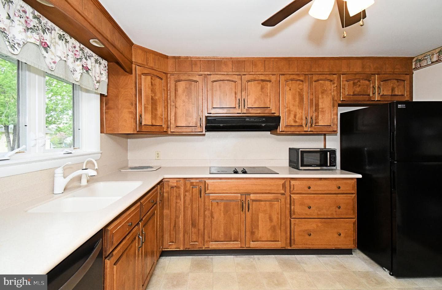 2034 Sunnyside Avenue photo 16