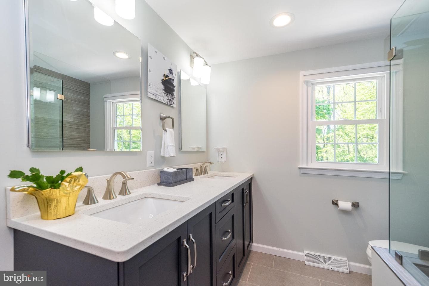 564 Derwin Drive photo 26