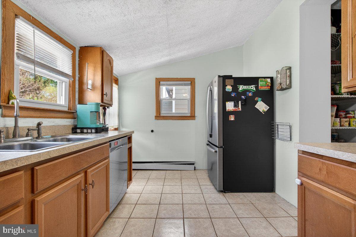 307 Spring Street photo 17
