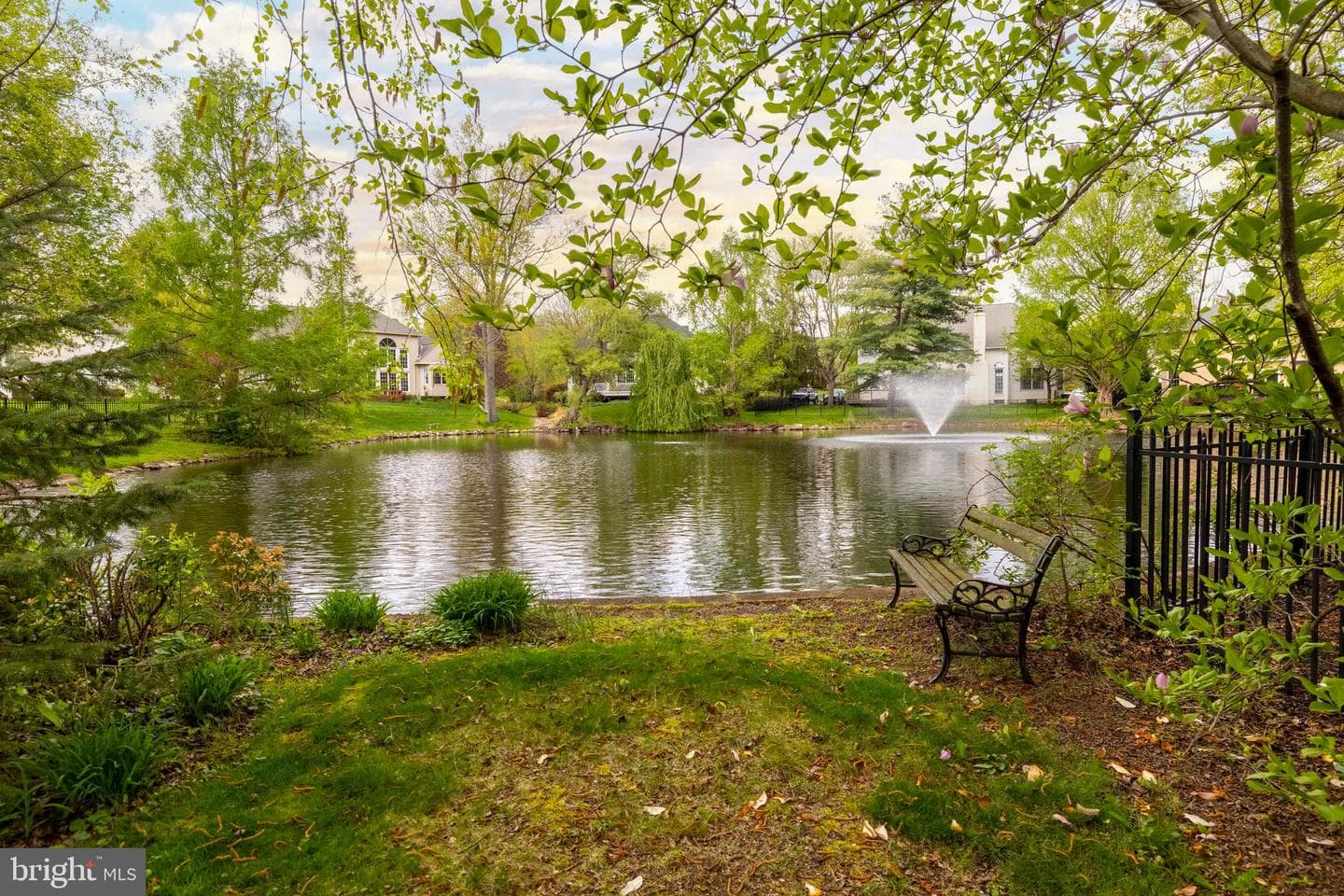 1112 Ashridge Court photo 32