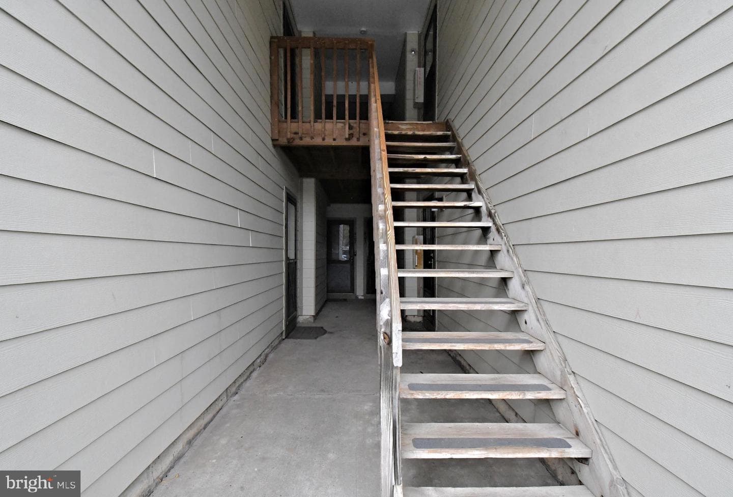 406 Stockton Court photo 29