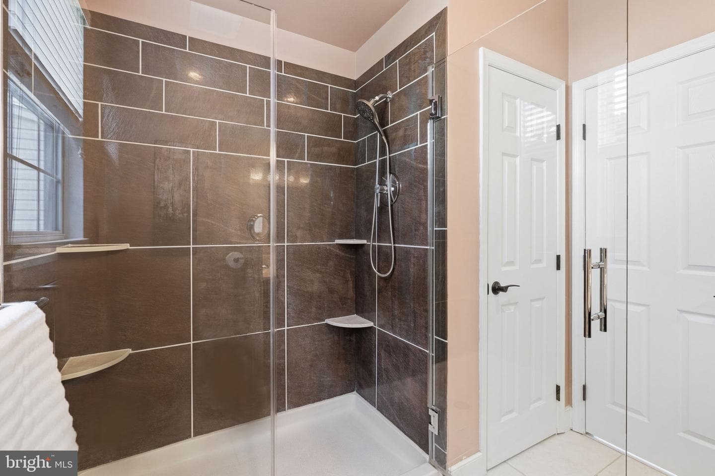 242 Vaughn Road photo 37