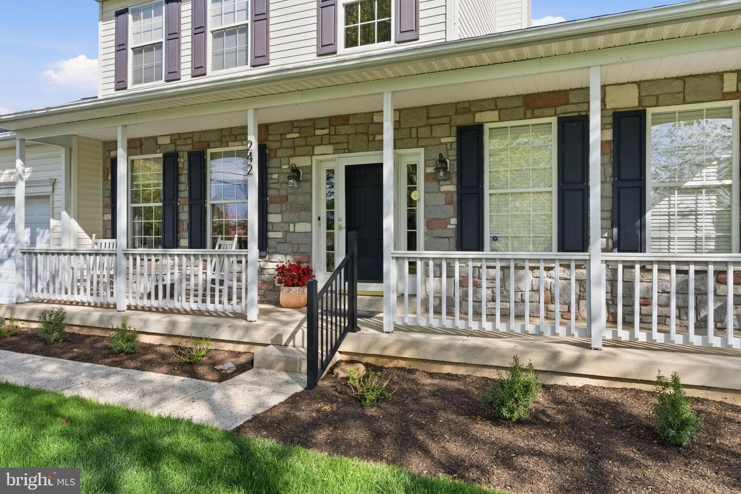 242 Vaughn Road photo 4
