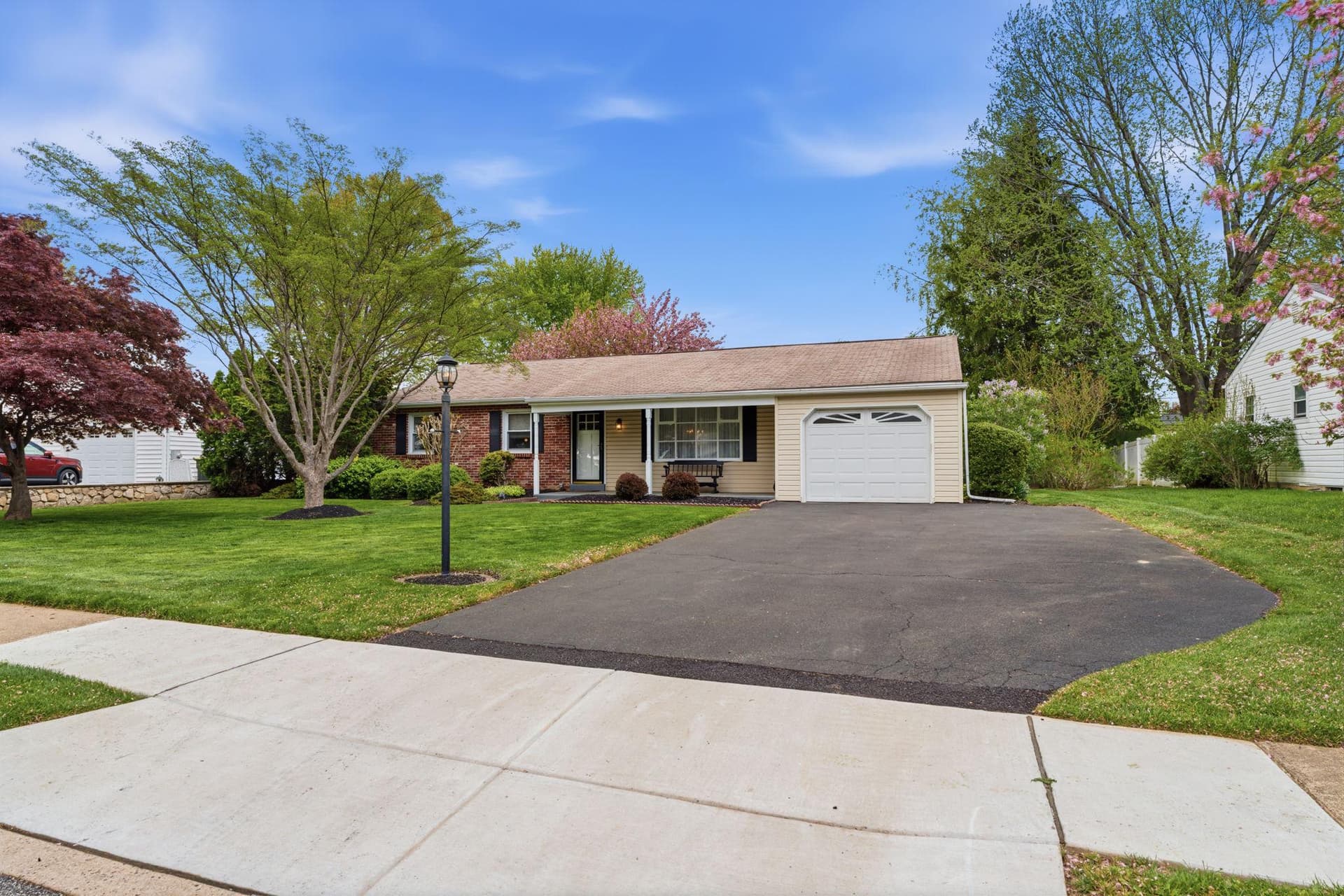 226 Silvestri Drive photo 2