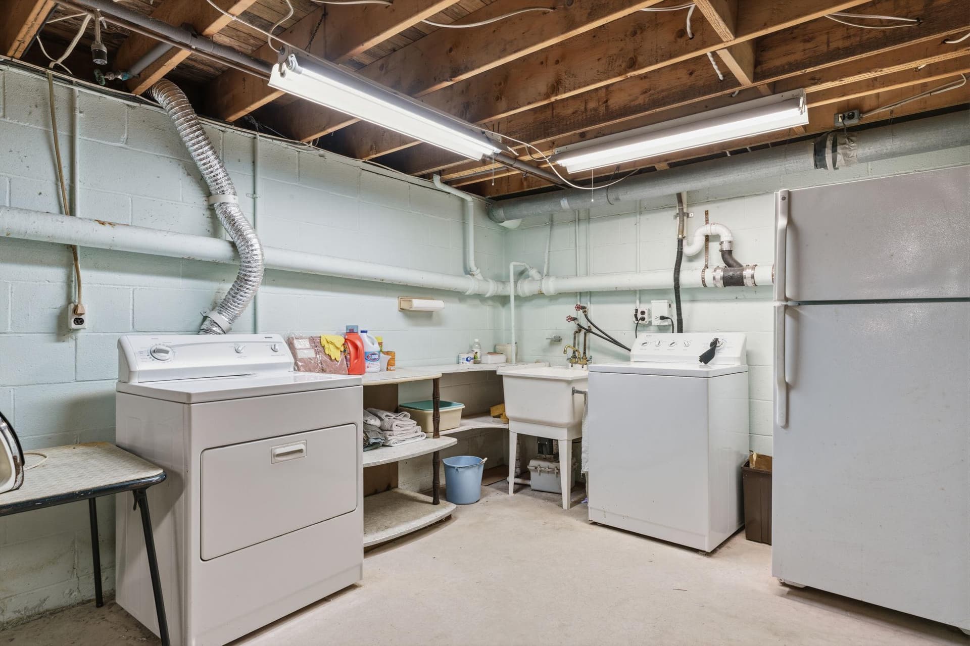 226 Silvestri Drive photo 30