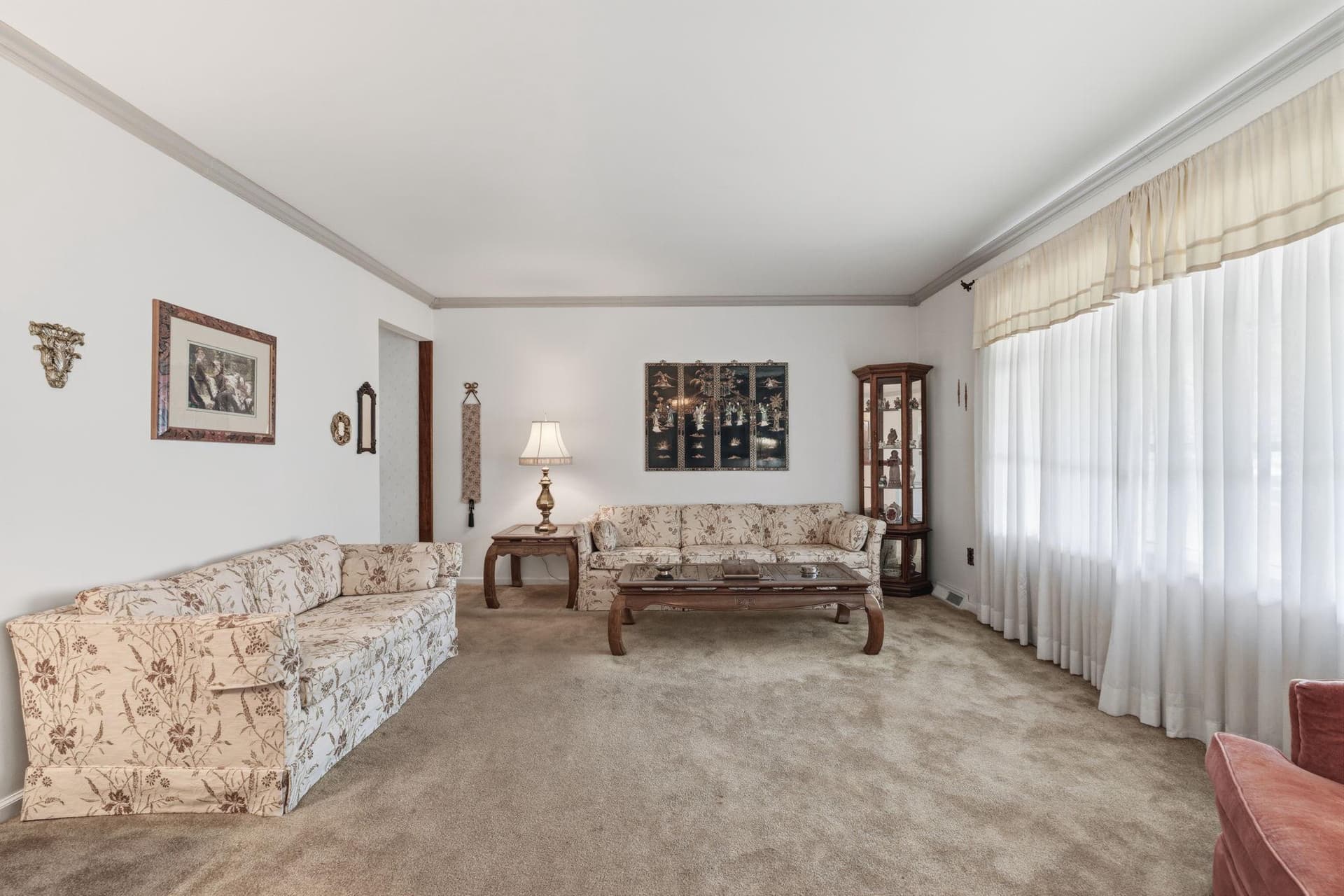 226 Silvestri Drive photo 7