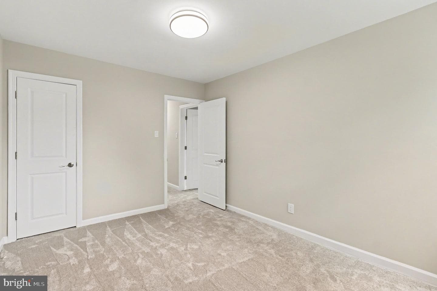 7804 Louise Lane photo 24