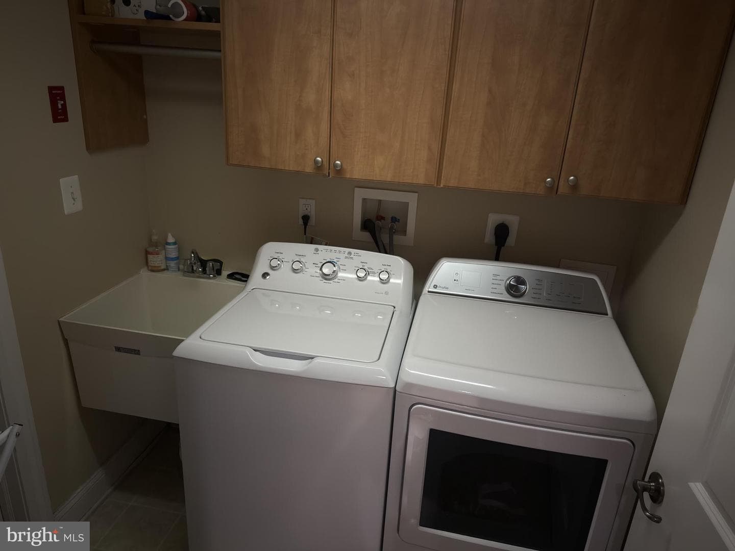 211 Holland Avenue photo 6