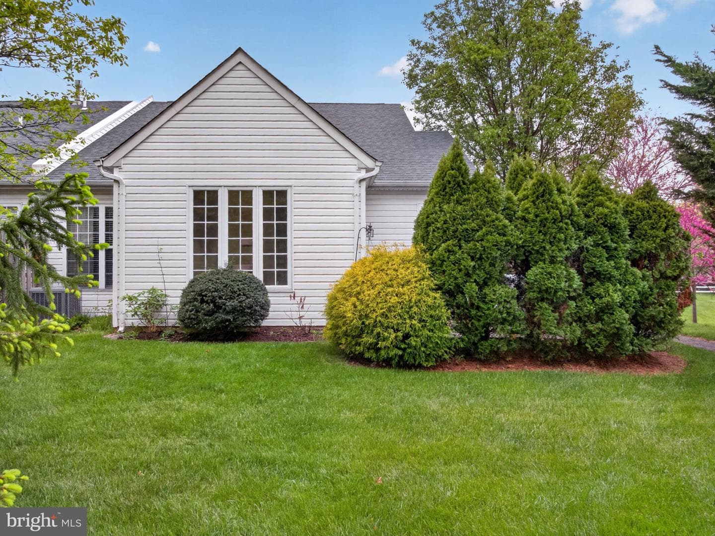 90 Newbury Way photo 20