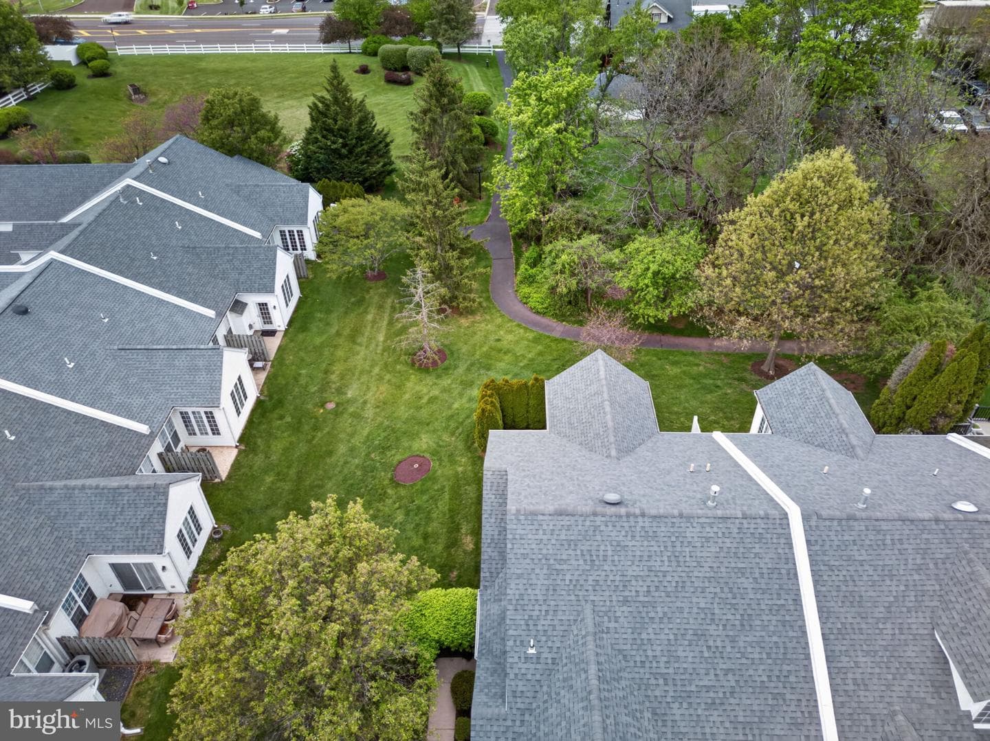 90 Newbury Way photo 44