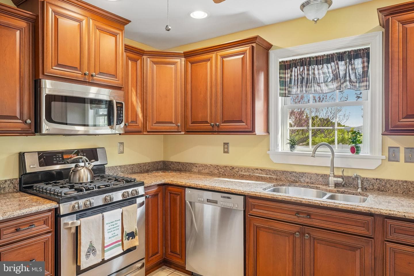 739 Ash Road photo 16