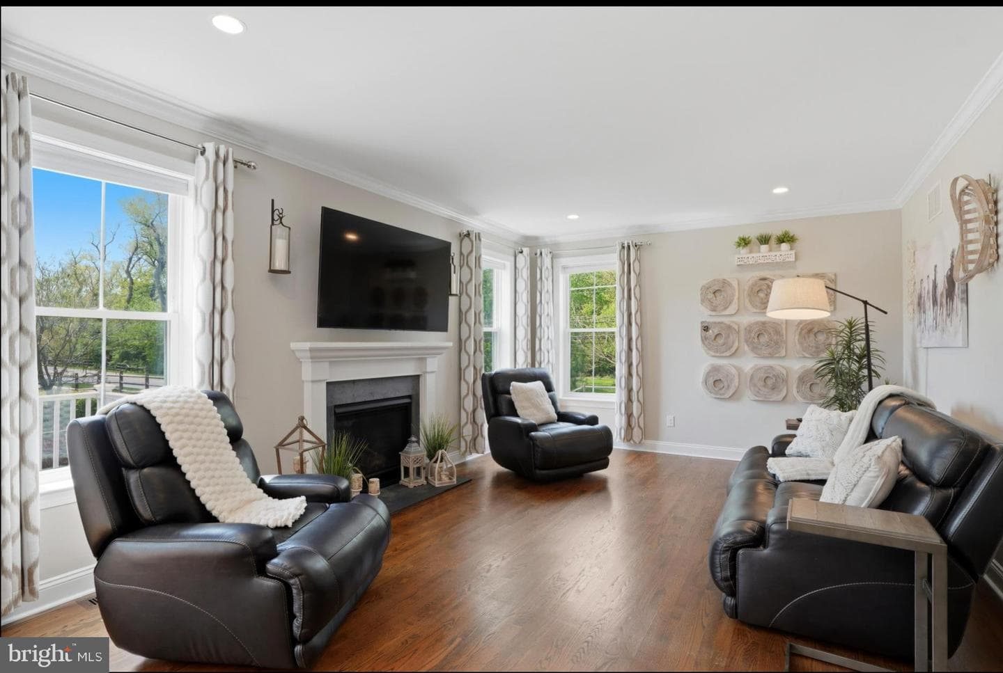 35 Dickinson Lane photo 16