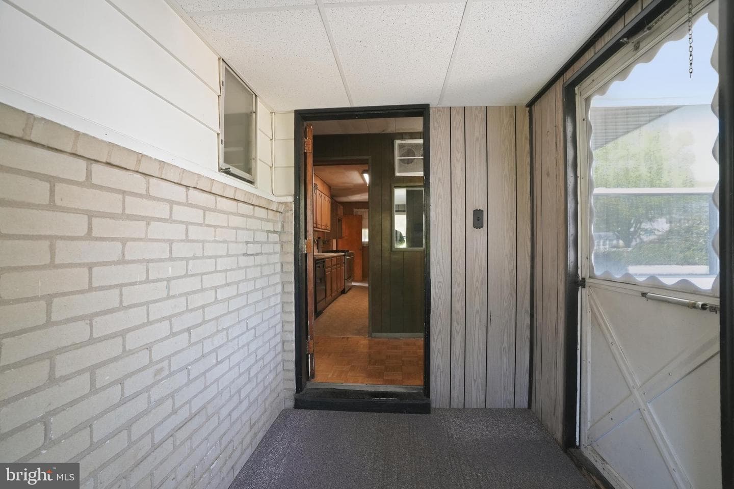 2110 Chestnut photo 16