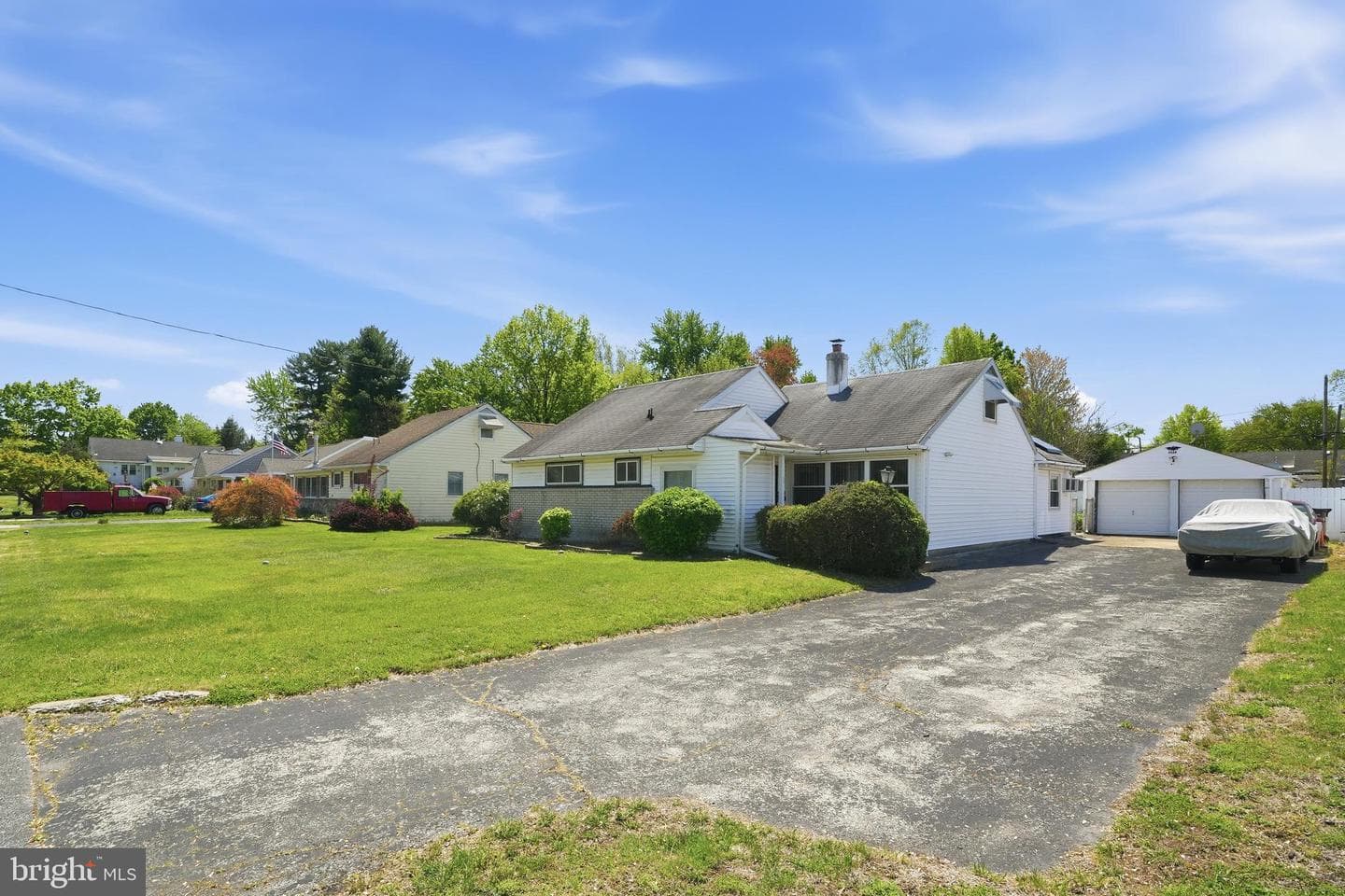 2110 Chestnut photo 3