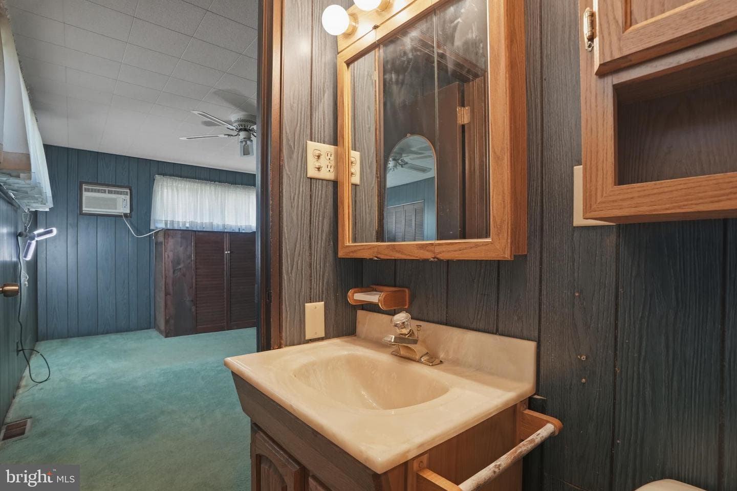 2110 Chestnut photo 39