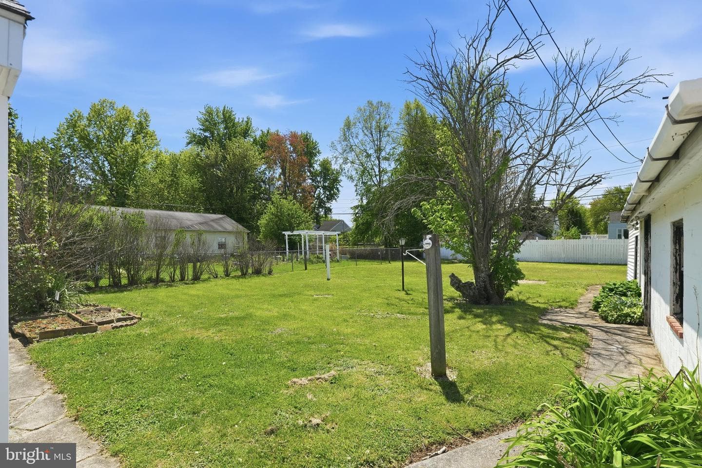 2110 Chestnut photo 6