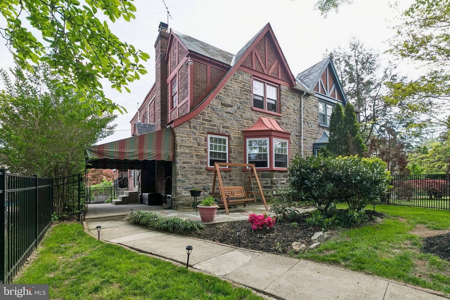 228 Edgehill Road
