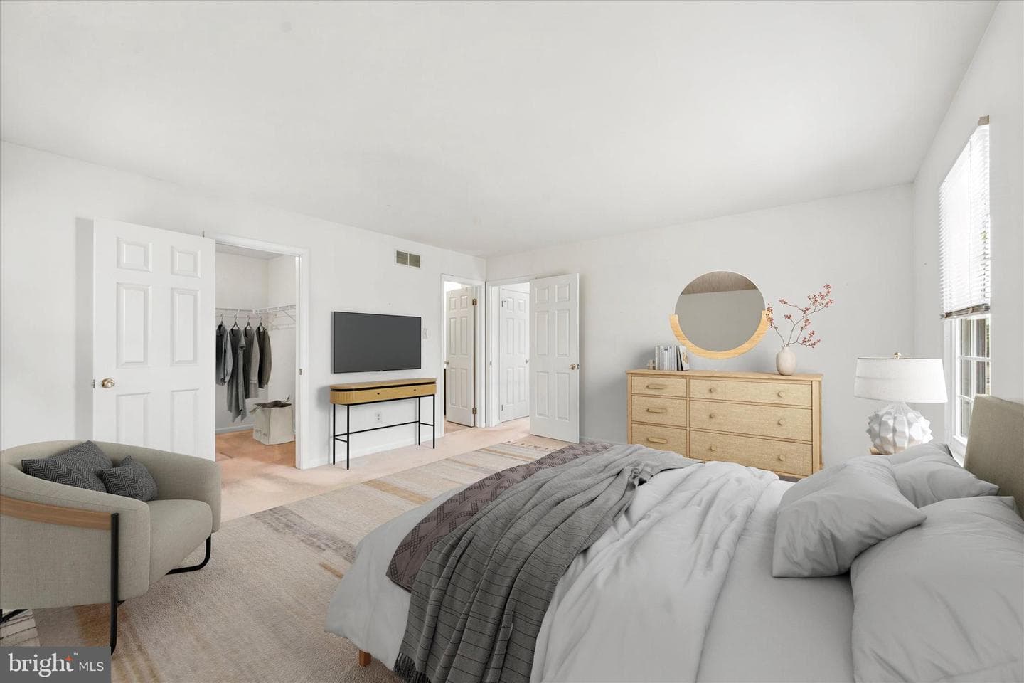 303 Essex Ct photo 18