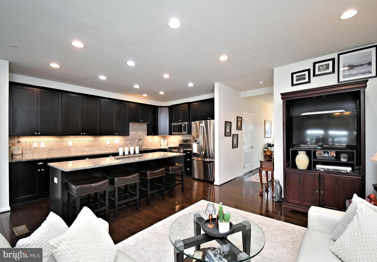1717 Lisa Court photo 6