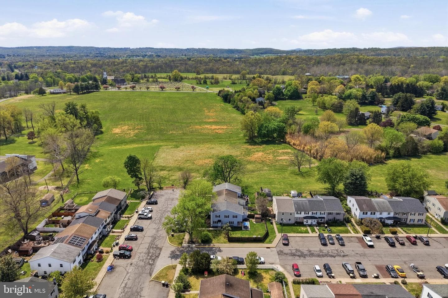 711 Hamilton Road photo 40