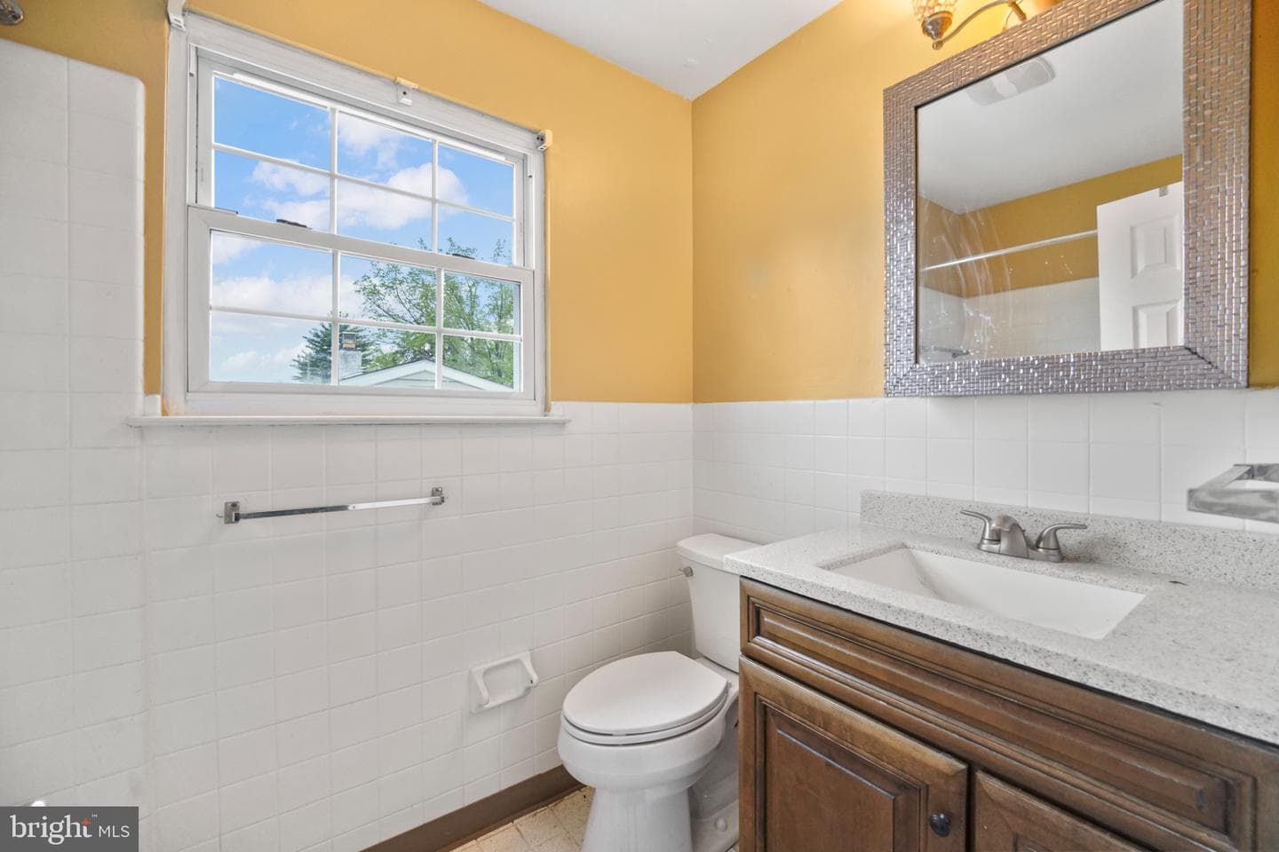 2830 Elliott Avenue photo 21