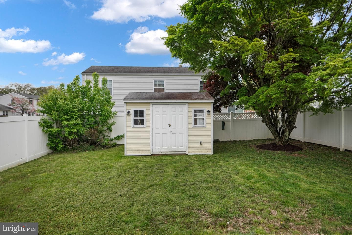 2830 Elliott Avenue photo 33