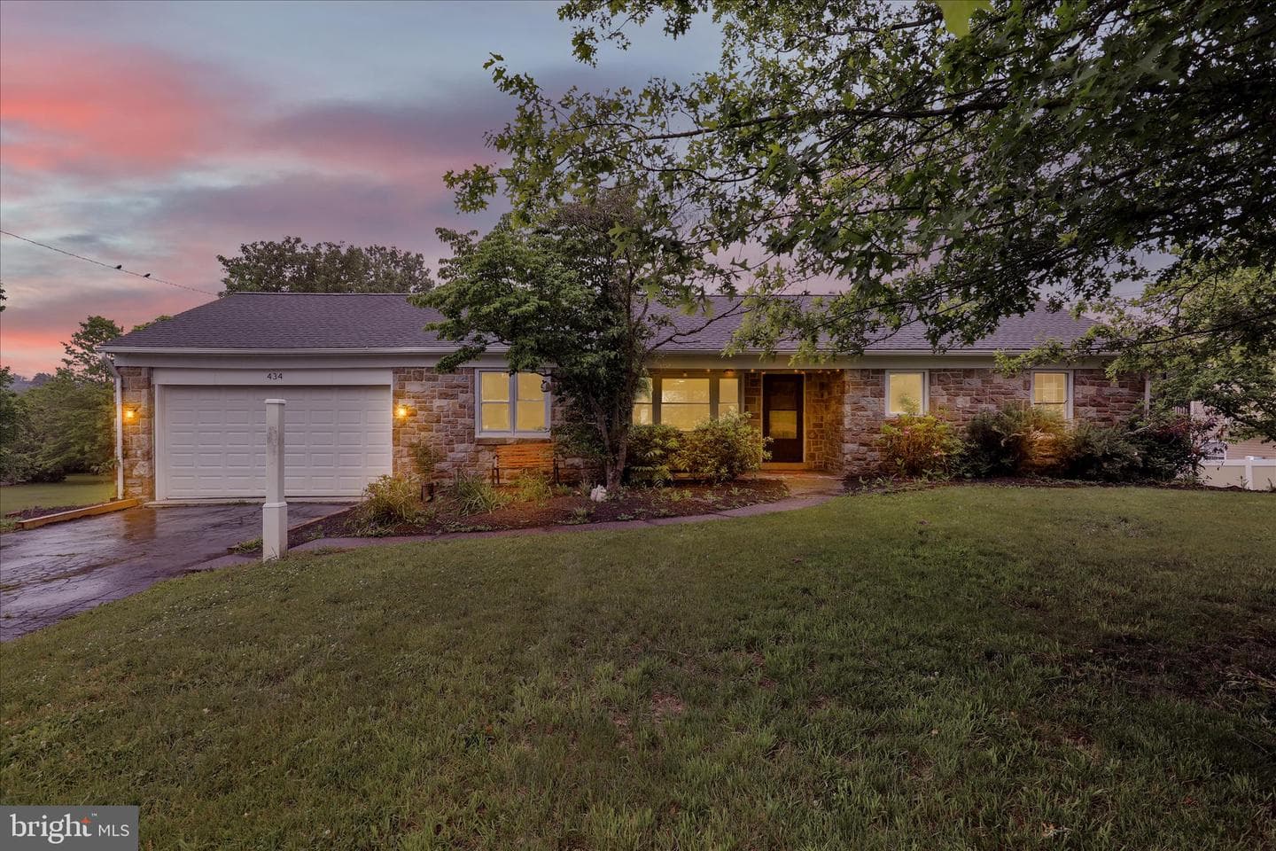 434 E Moyer Road photo 4