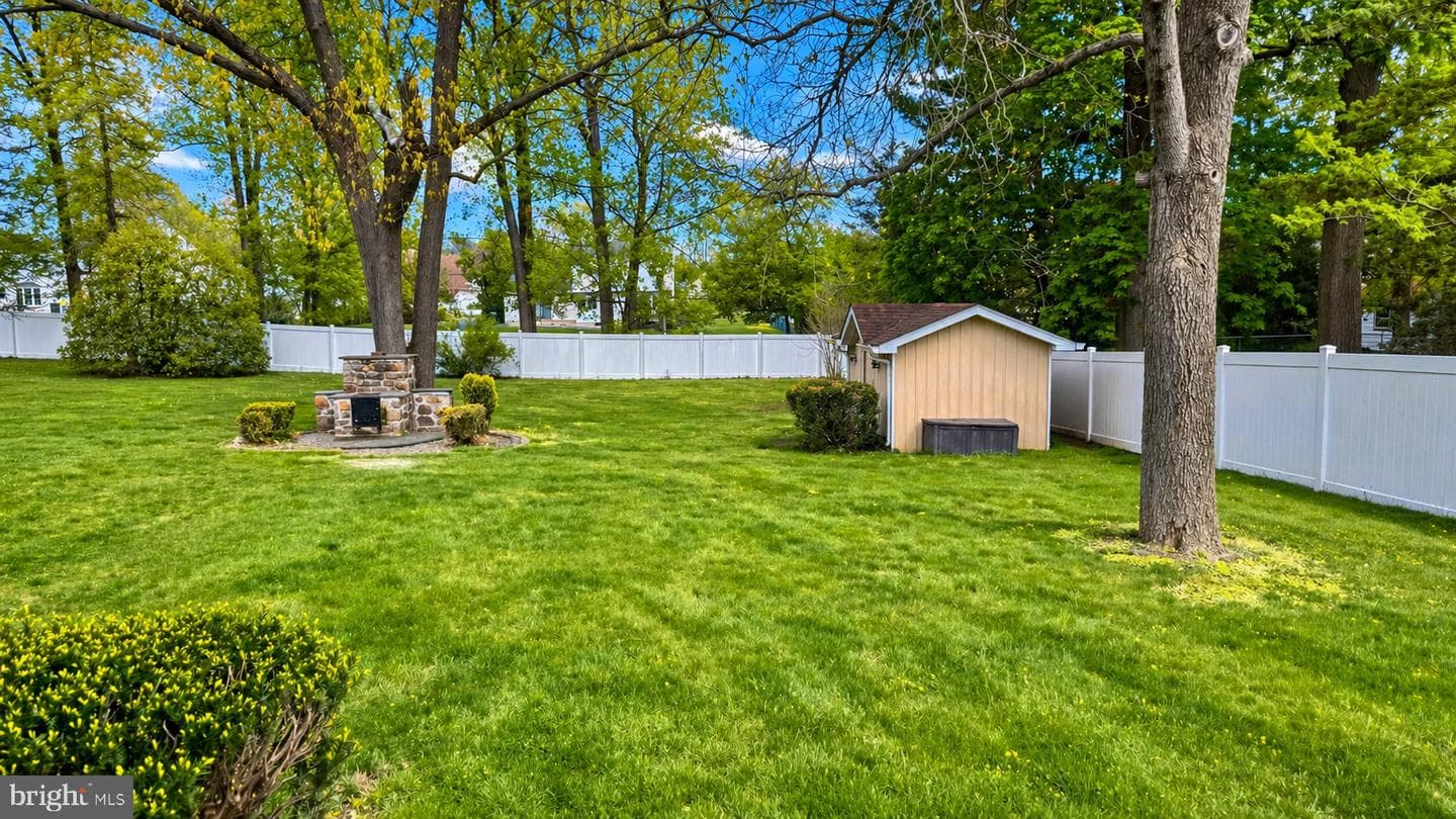 810 N Limekiln Pike photo 35