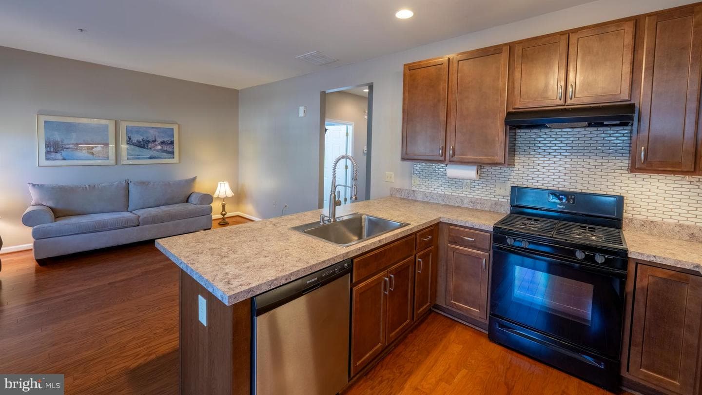 3888 Ashland Drive #b photo 4
