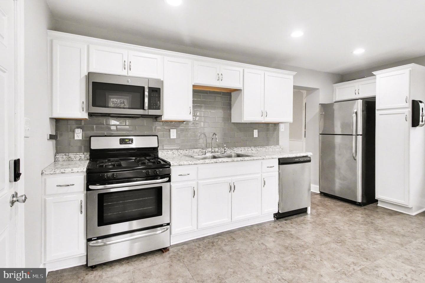 511 East Avenue photo 10