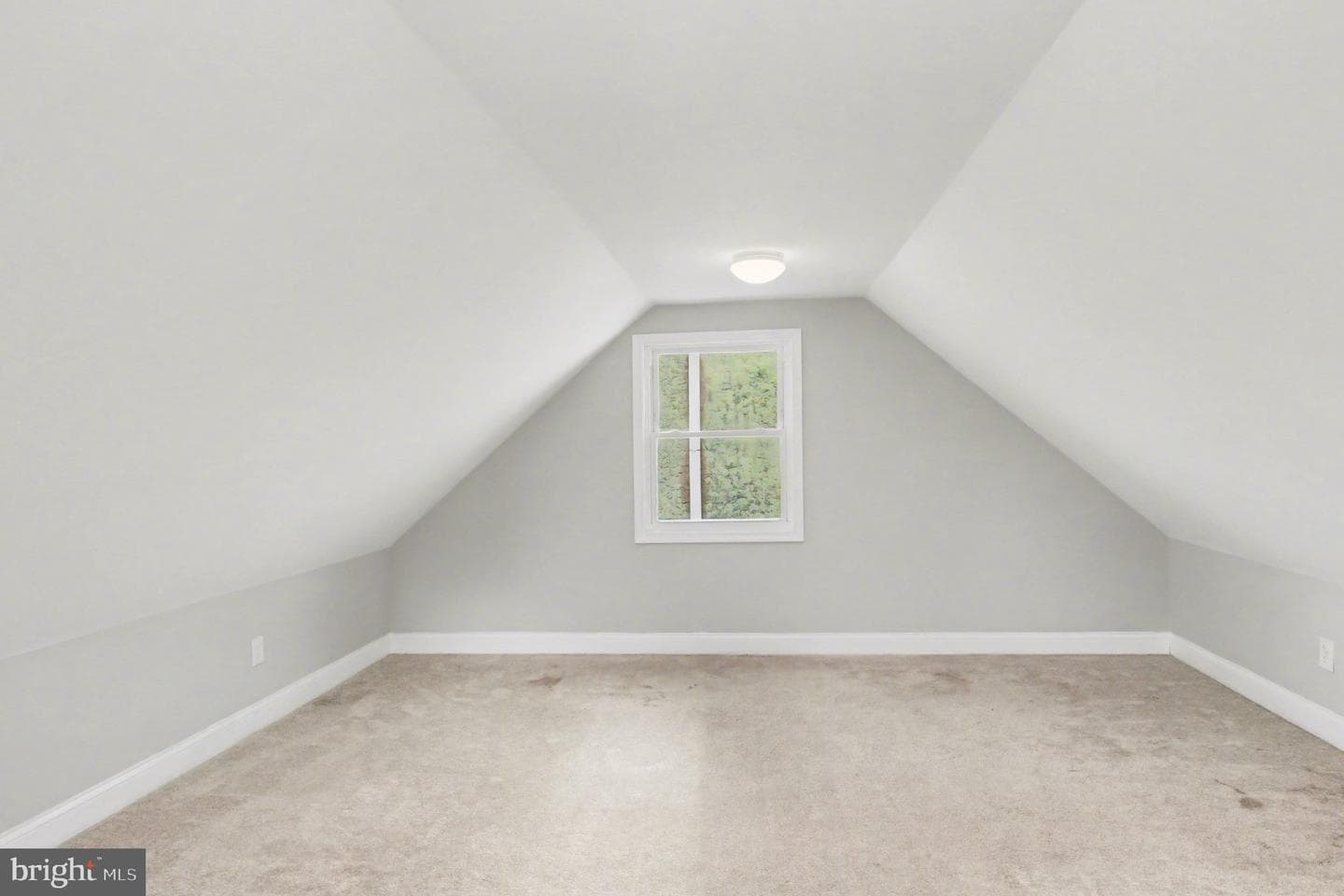 511 East Avenue photo 26
