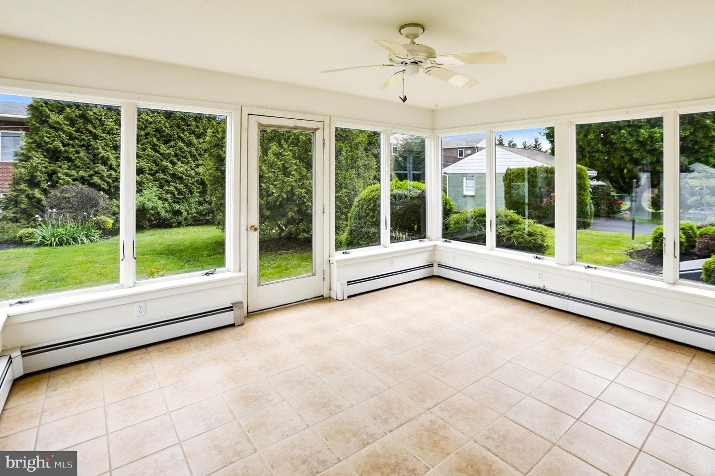 54 Douglas Street photo 17