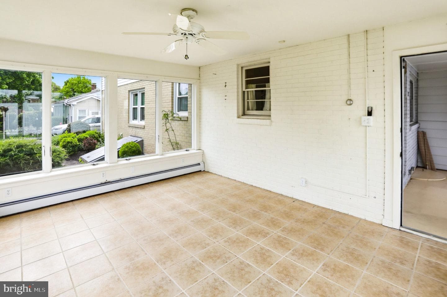 54 Douglas Street photo 18