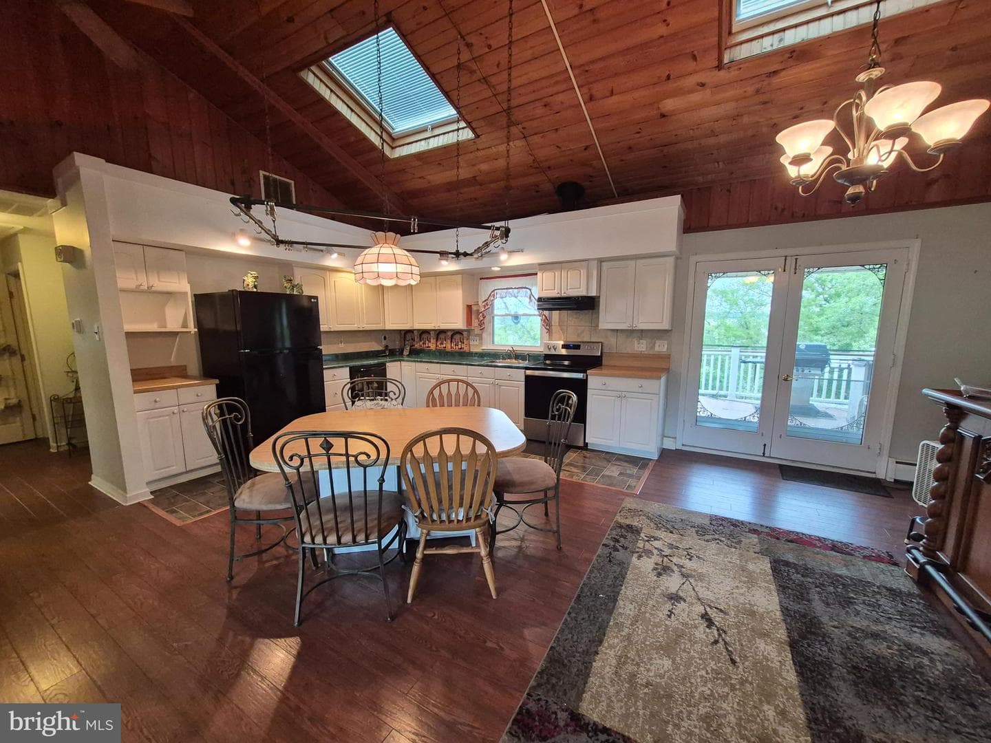 705 W Valley Forge Road photo 2