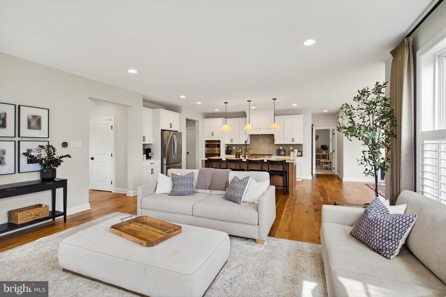 2560 Holly Ln photo 10