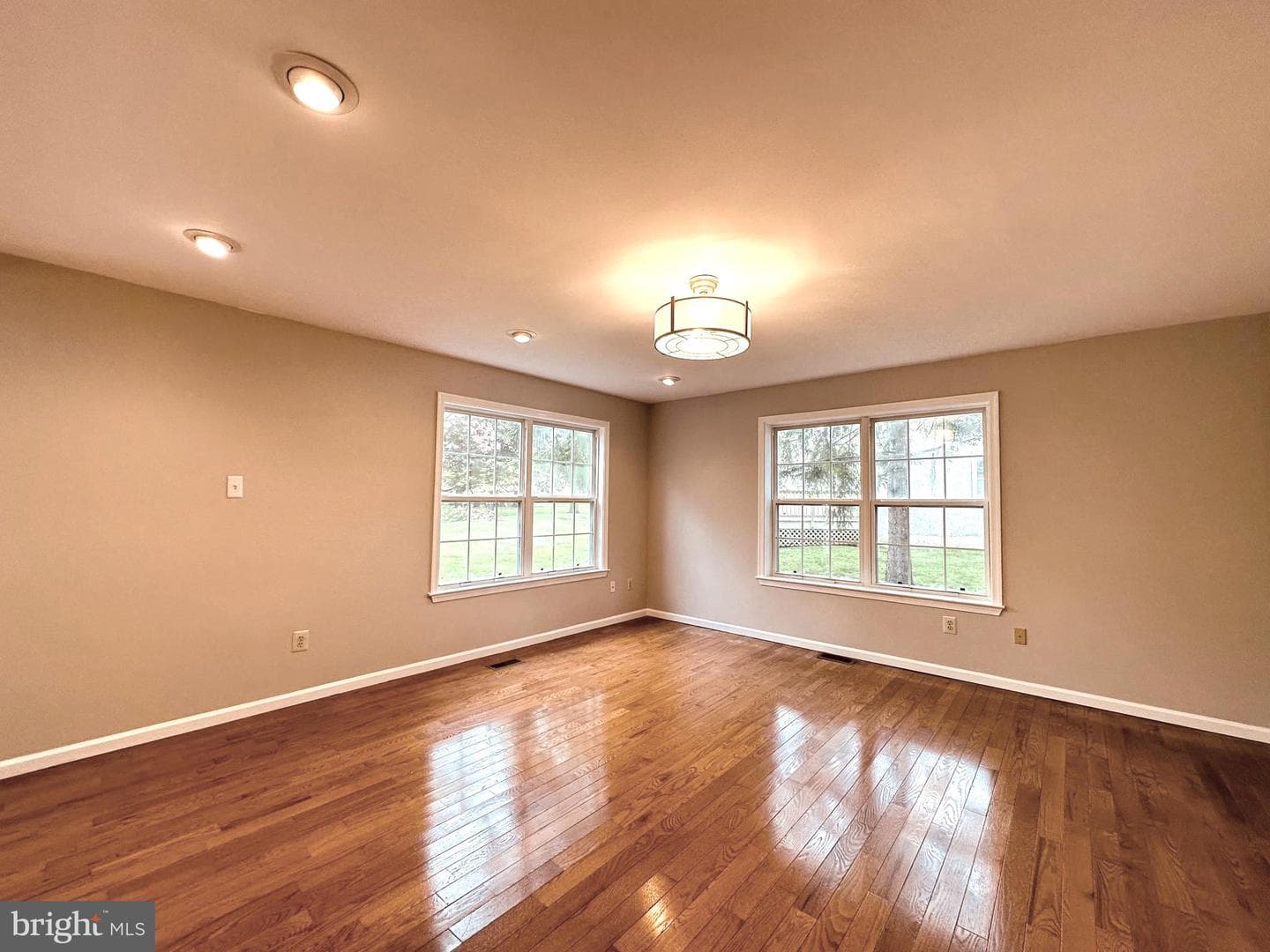 1853 Hood Lane photo 36