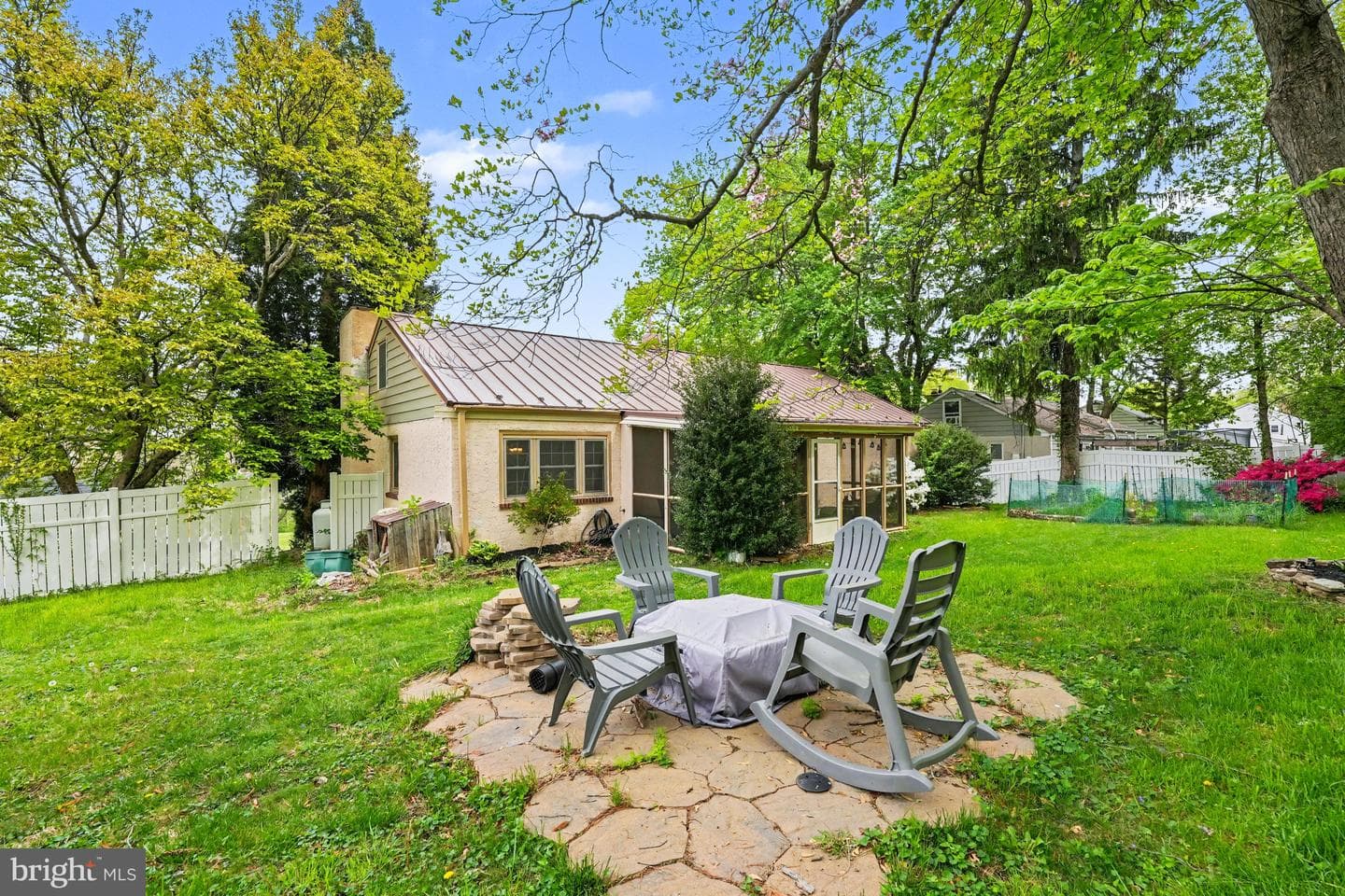 2314 Coles Boulevard photo 46